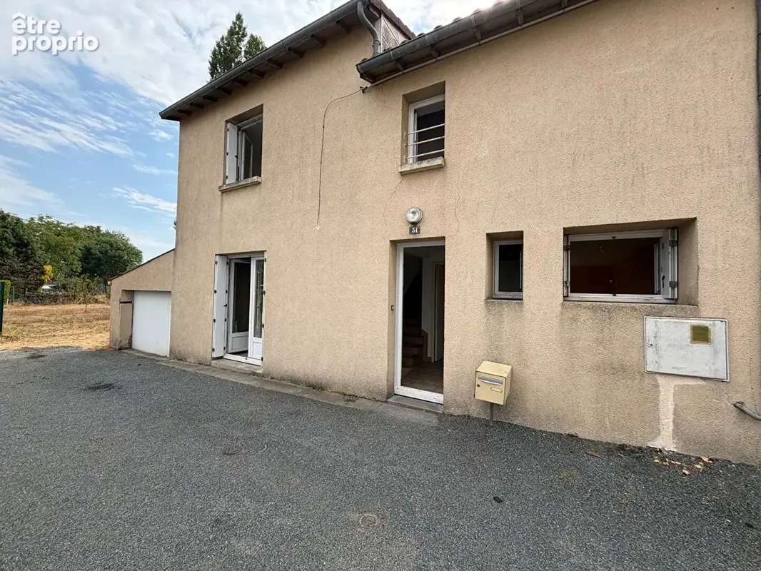Maison à LA CHAPELLE-DU-GENET