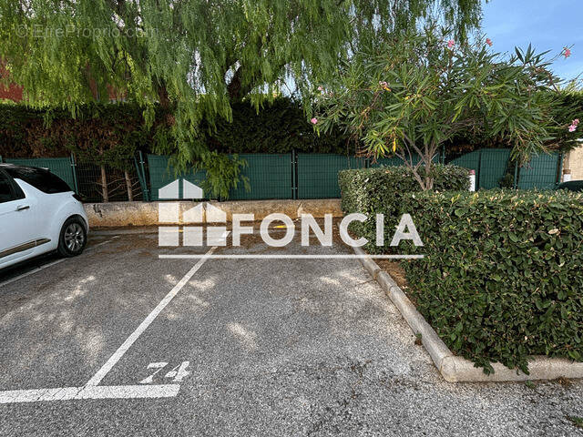 Parking à LA LONDE-LES-MAURES