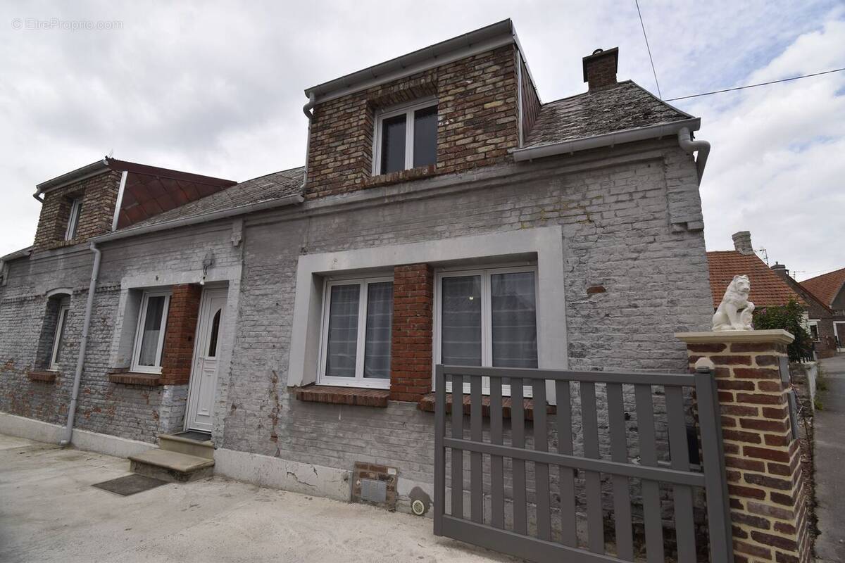 Maison à QUIEVY