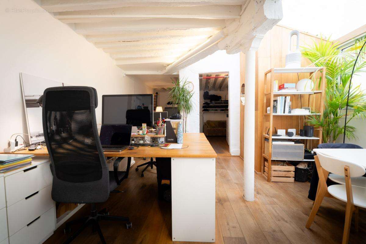 Commerce à PARIS-11E