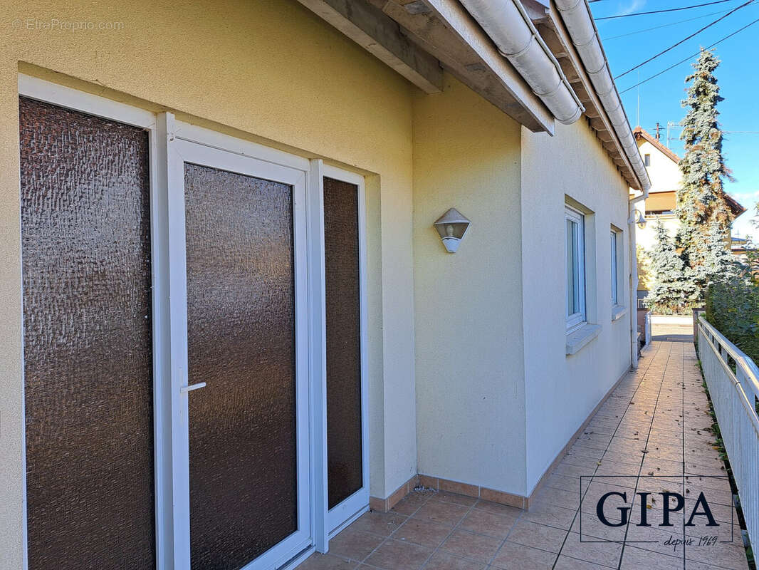 ACCES à l&#039;entrée depuis la rue - Maison à ALTORF