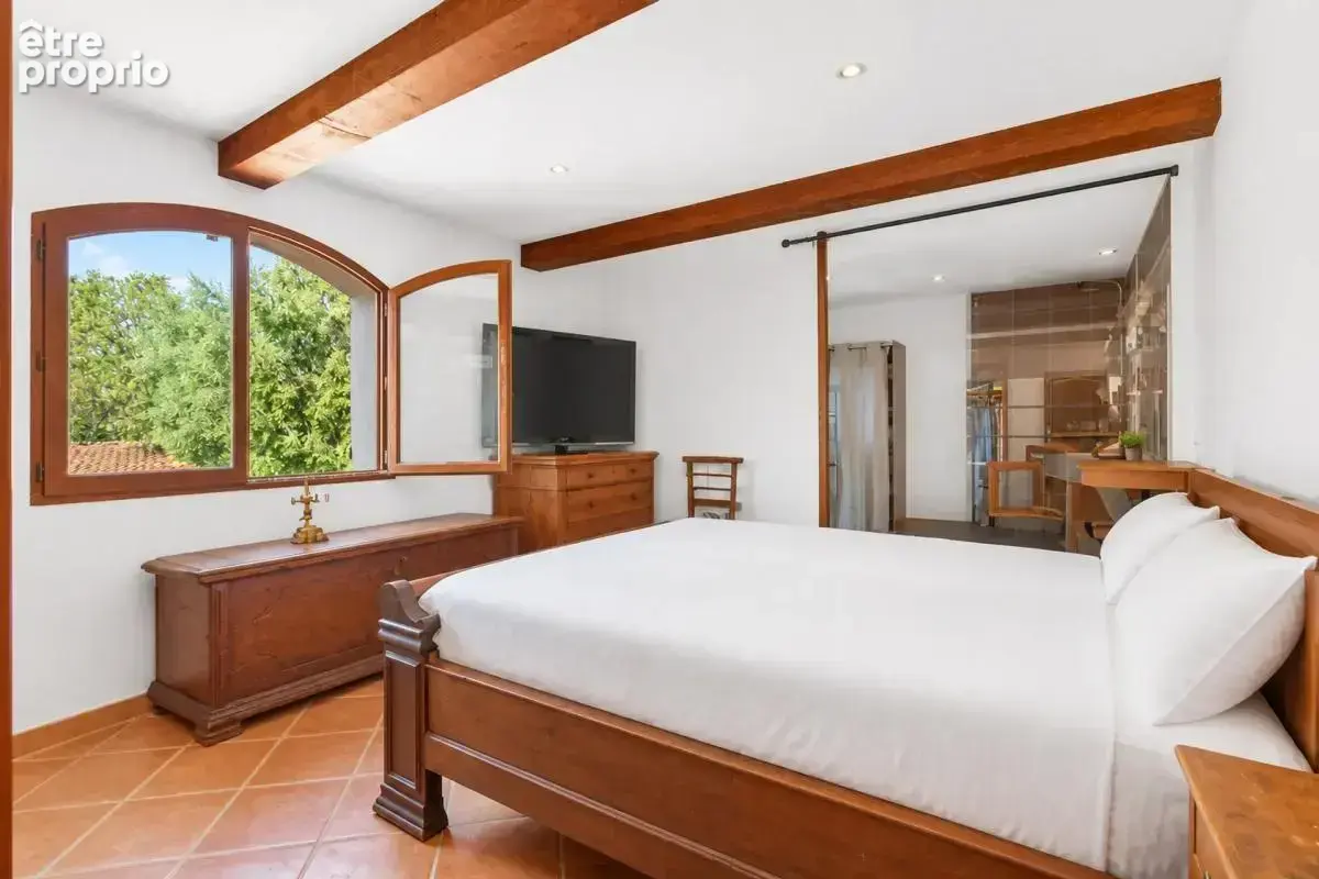 Les Pennes Mirabeau, Villa familiale + 3 logements dépendants - photo 10