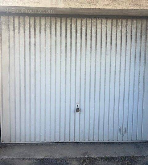 Parking à MARSEILLE-9E