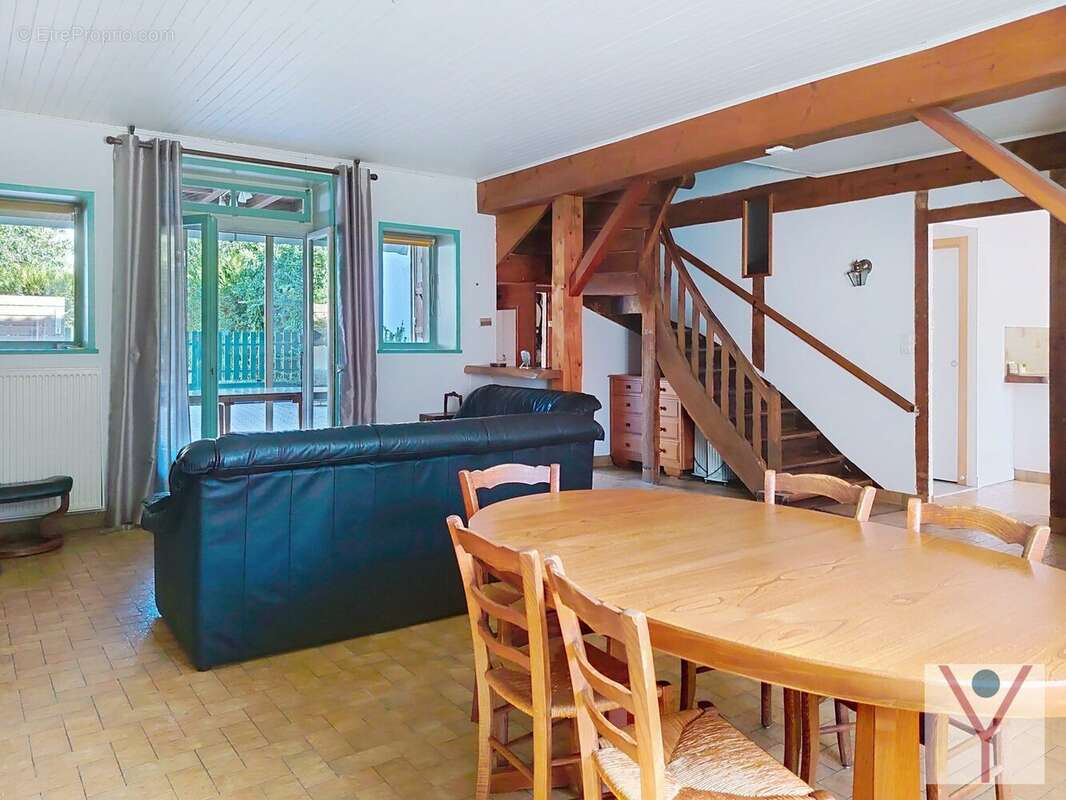 Maison 148 m² à Villars-Les-Dombes  - photo 4