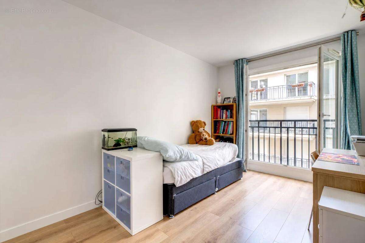 92800 - puteaux - front de seine - 4 pieces -3 chambres - balcon - photo 11