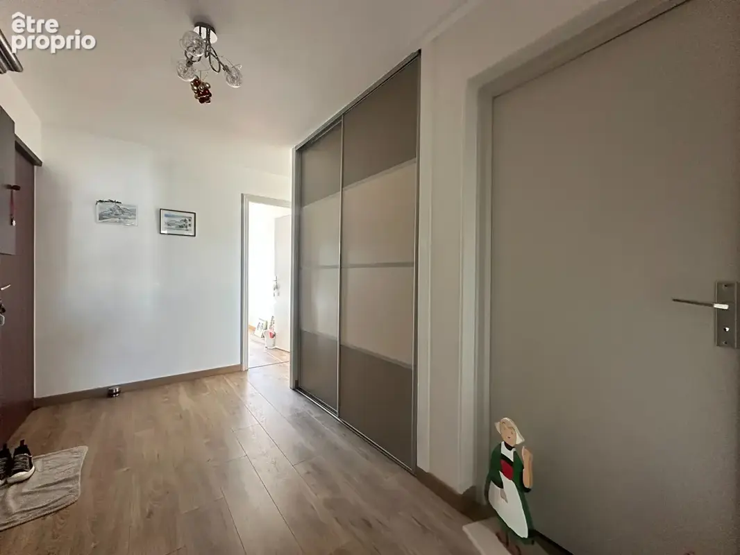 A vendre à Annemasse - Appartement T3 traversant de 67,79 m² avec balcon et vues dégagées - photo 3