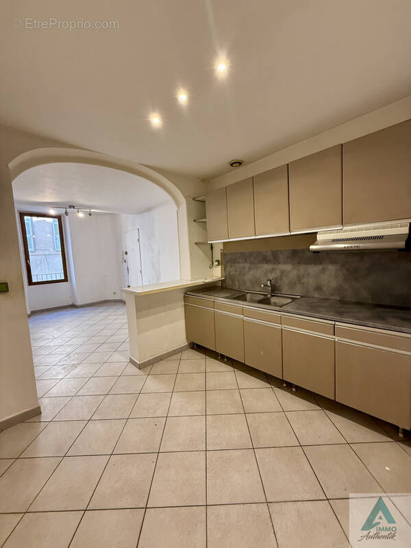 Appartement à ROQUEVAIRE