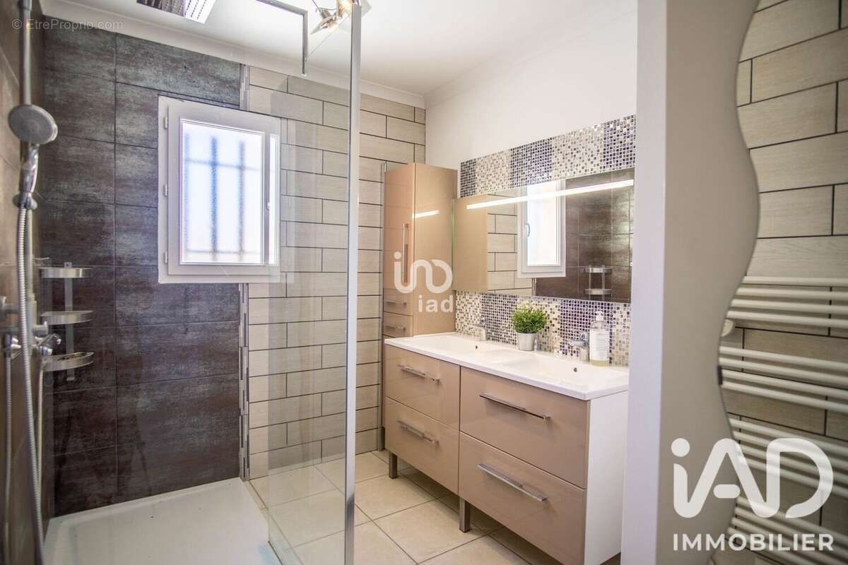 Photo 9 - Maison à ROQUEBRUNE-SUR-ARGENS
