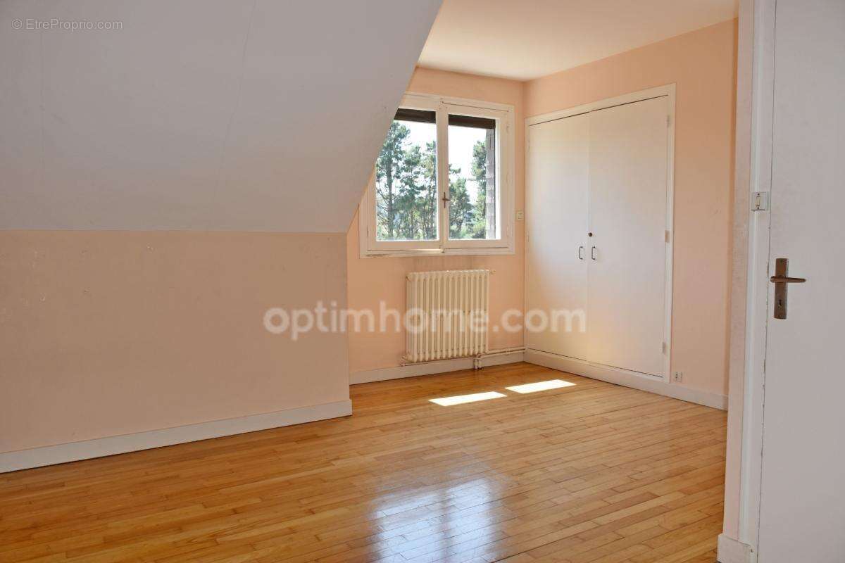 MISSIRIAC – Maison familiale 4 chambres, sous-sol complet et hangar - photo 9