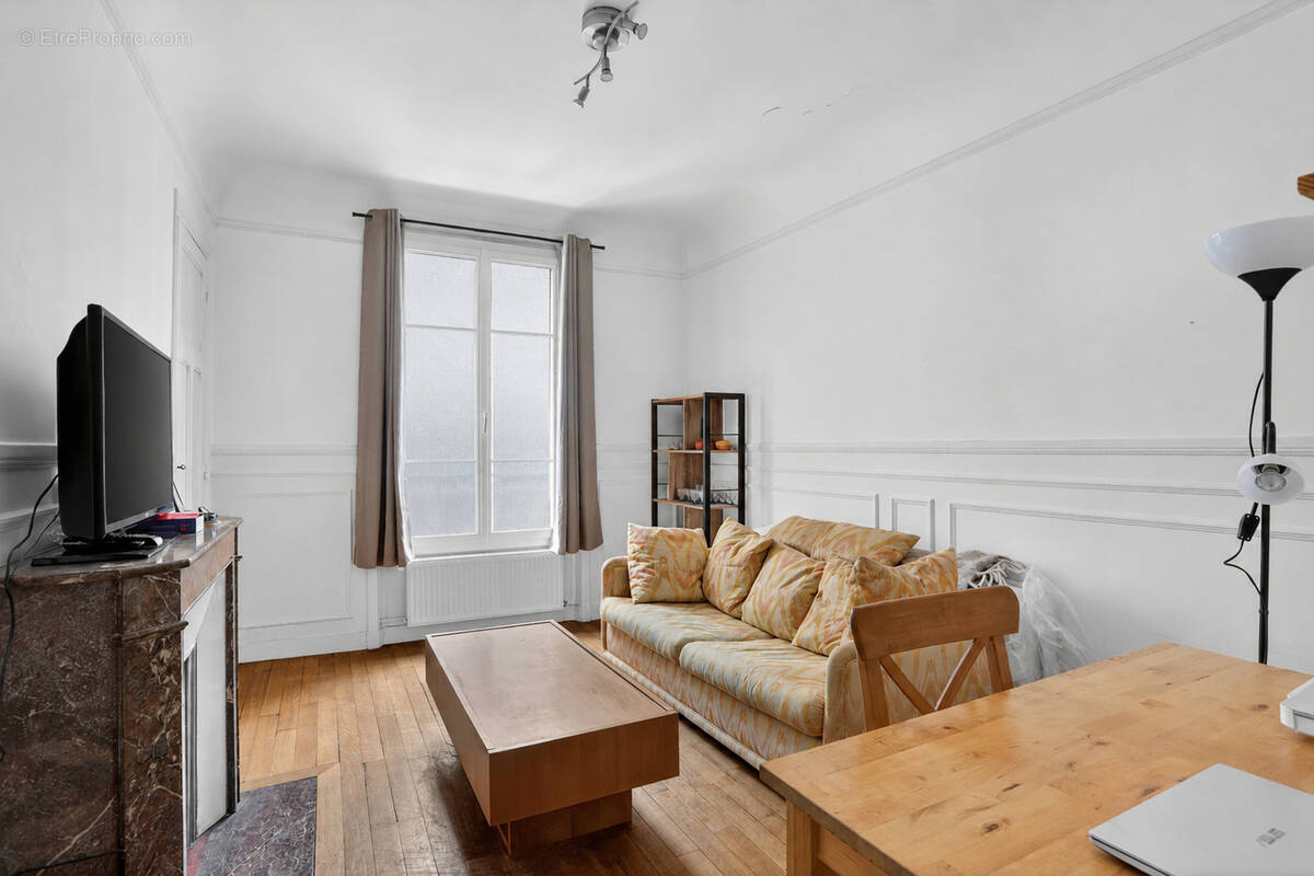 Appartement à PARIS-14E