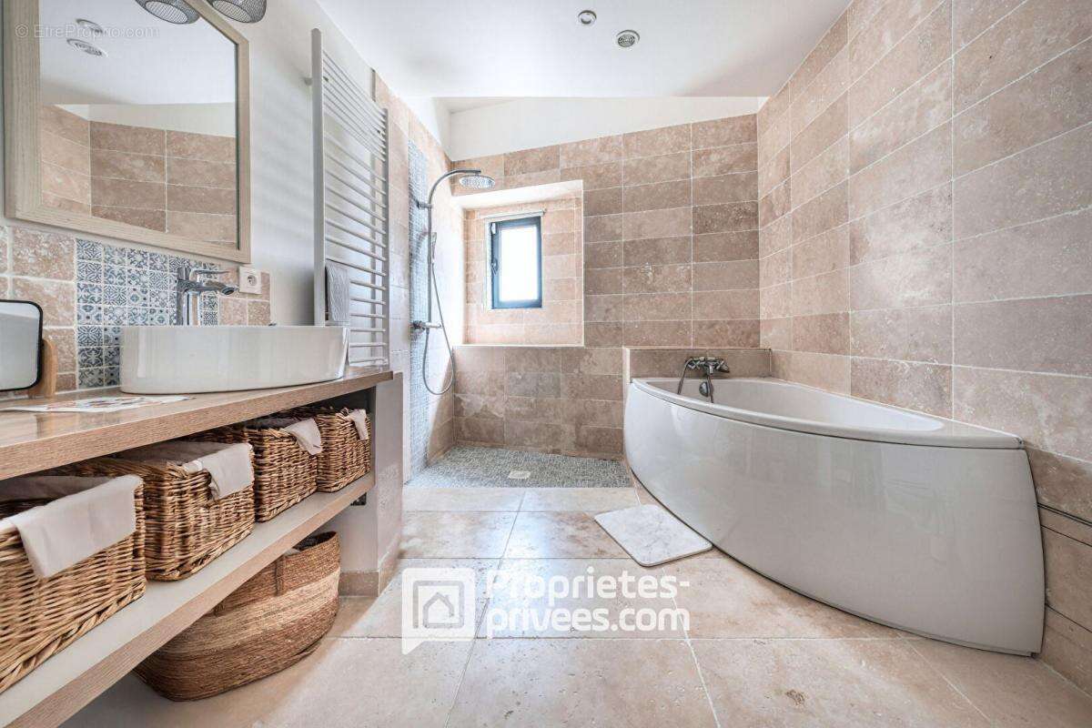 Maison à FONTENAY-LES-BRIIS