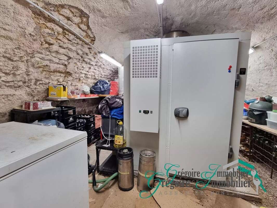 Commerce à MONTIGNY-SUR-LOING