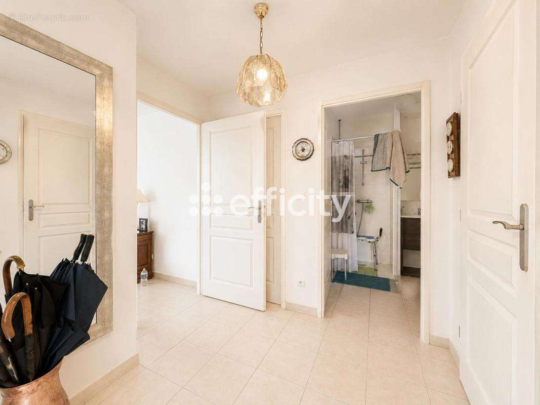 Appartement à PRINGY