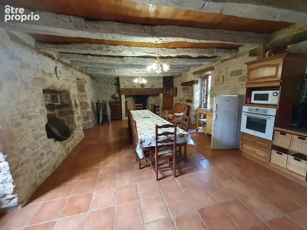 Agréable maison en pierres avec un gite et piscine - photo 17