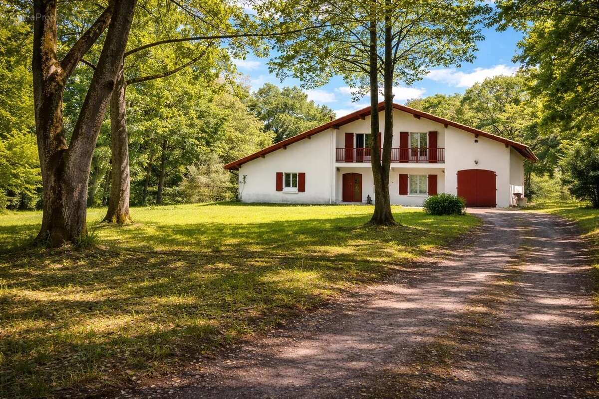 Maison à MOUGUERRE