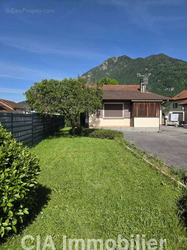 Maison à MARIGNIER