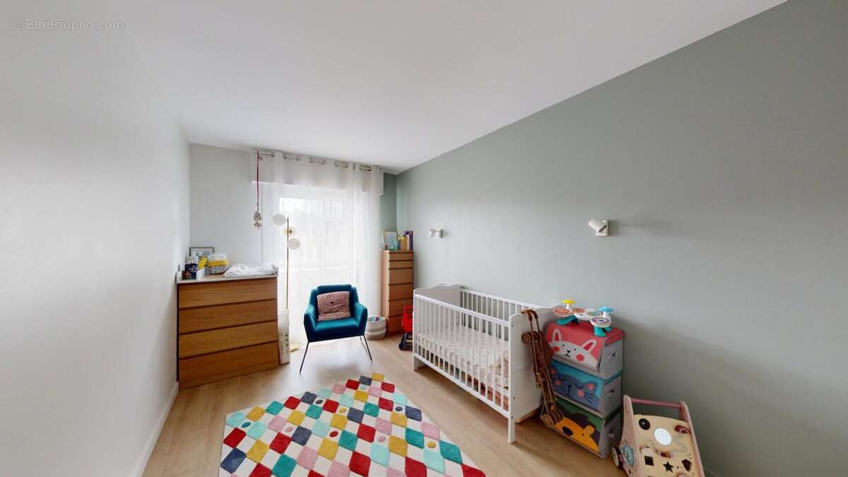 Appartement à LA GARENNE-COLOMBES