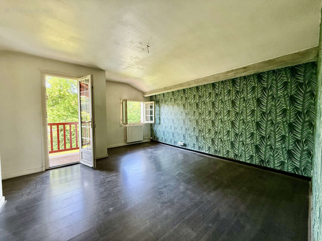 Maison à BASSUSSARRY