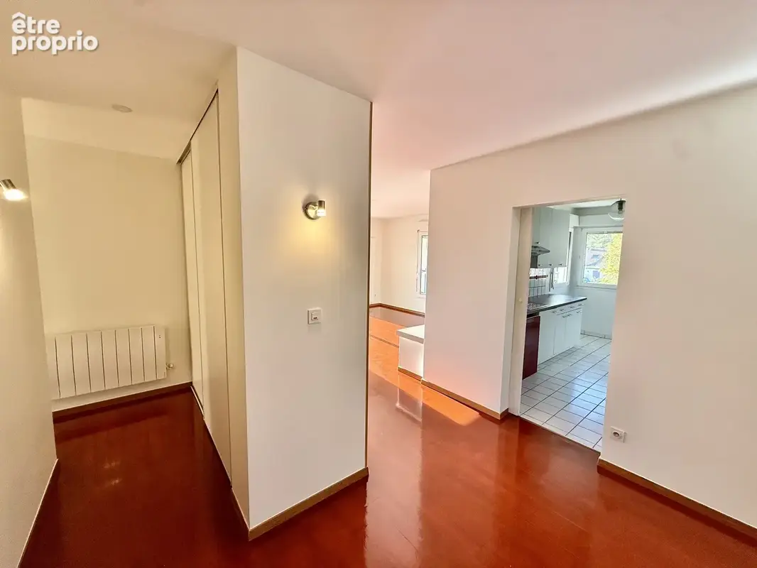 Divonne les Bains 01220, T4 122m2 dernier étage, balcons, garages, parking. - photo 20