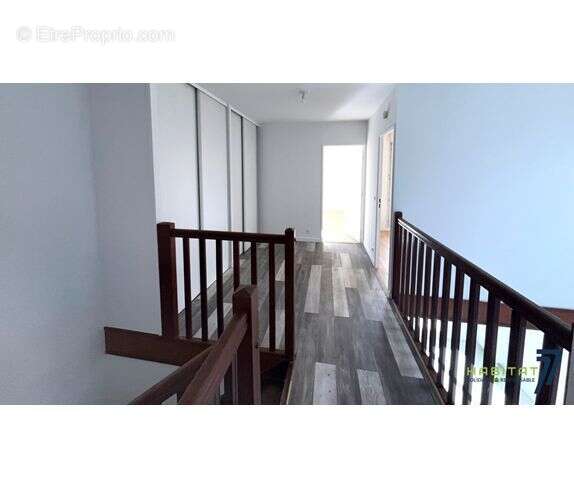 Appartement 110 m² à Magny-Le-Hongre  - photo 8