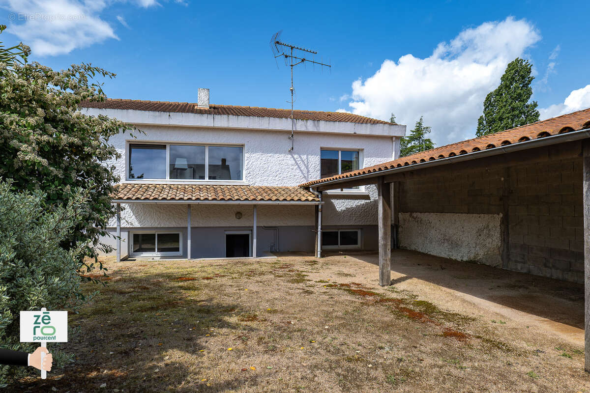 Maison à LES HERBIERS