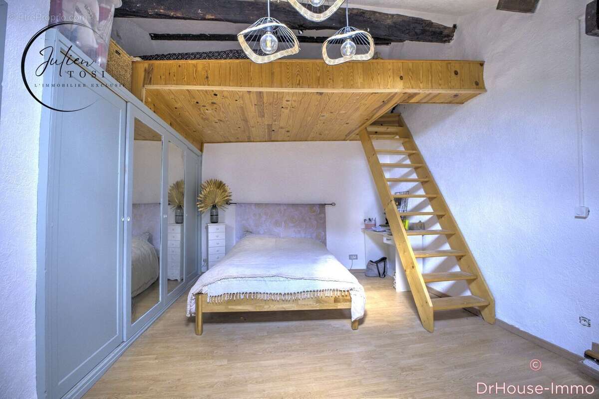 Maison à SAINT-VALLIER-DE-THIEY