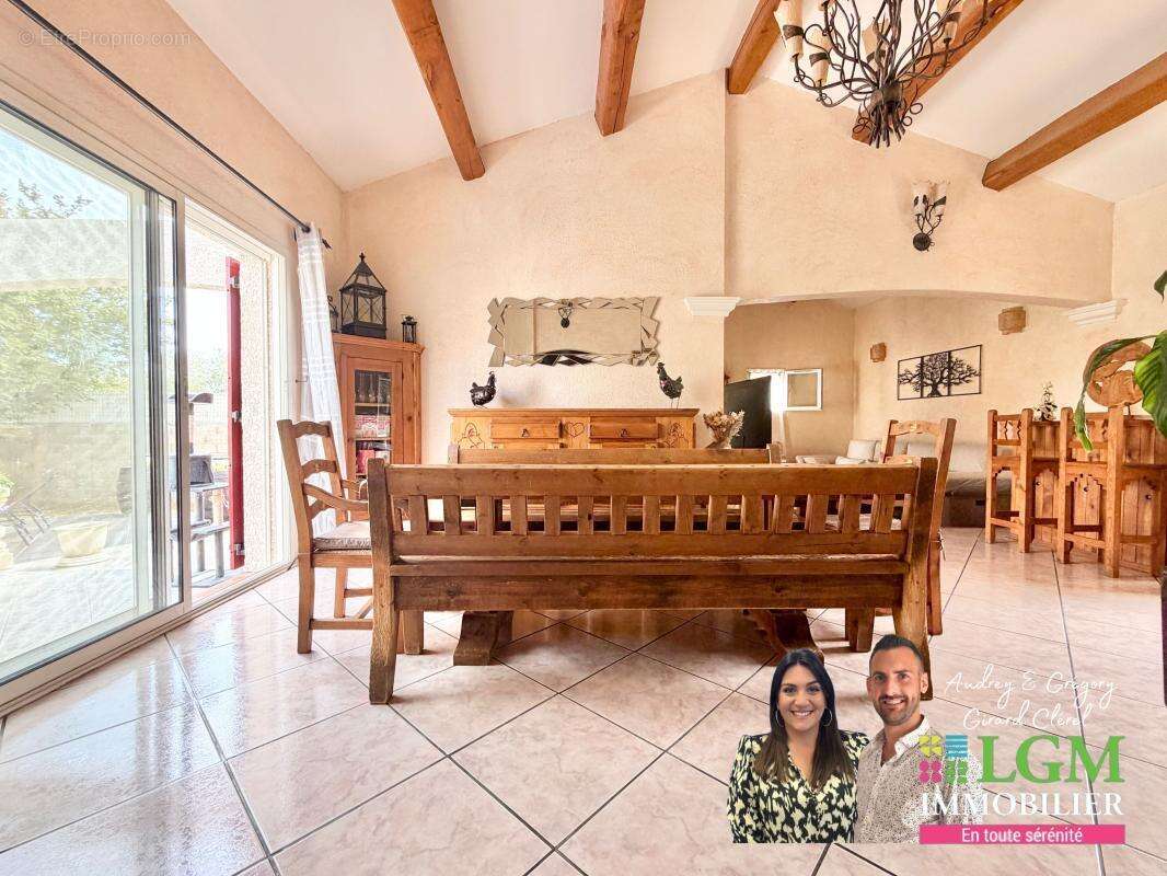 Maison de plain-pied, 4 chambres, piscine, 1000m2 de terrain, au calme, proche du centre - photo 9