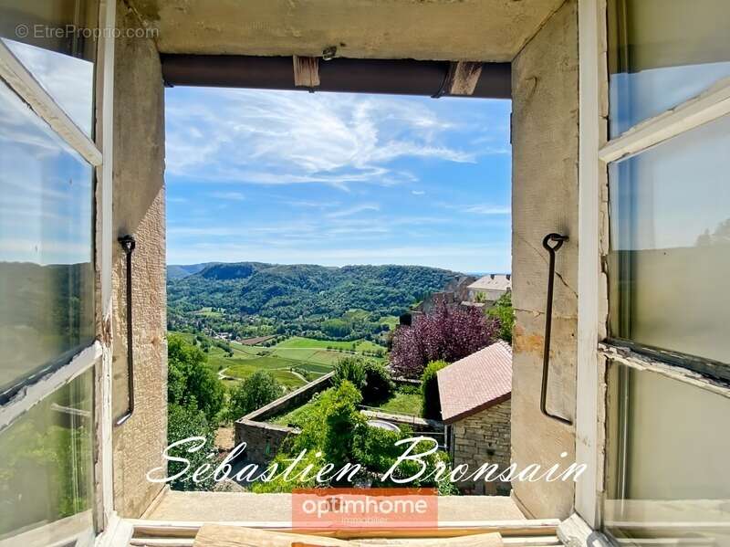 Maison à CHATEAU-CHALON
