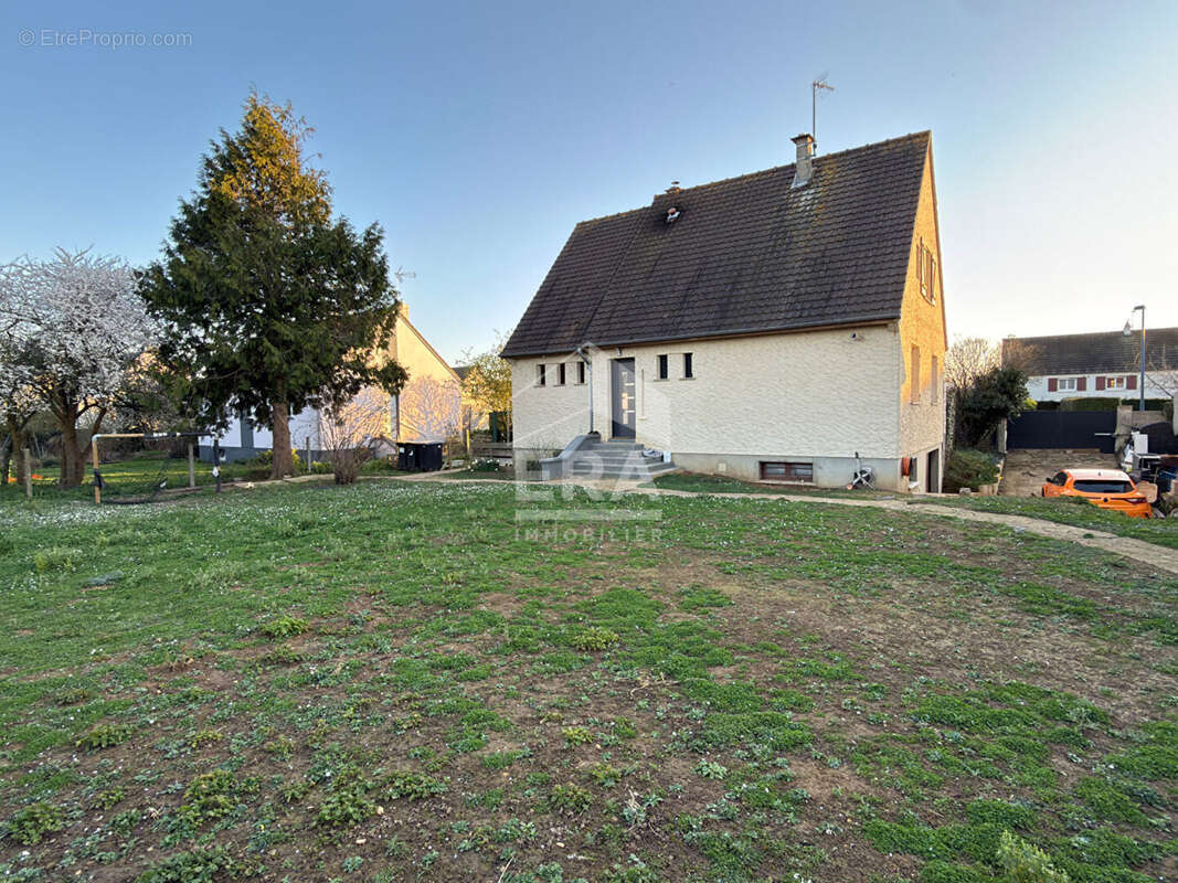 Maison à FRENOUVILLE