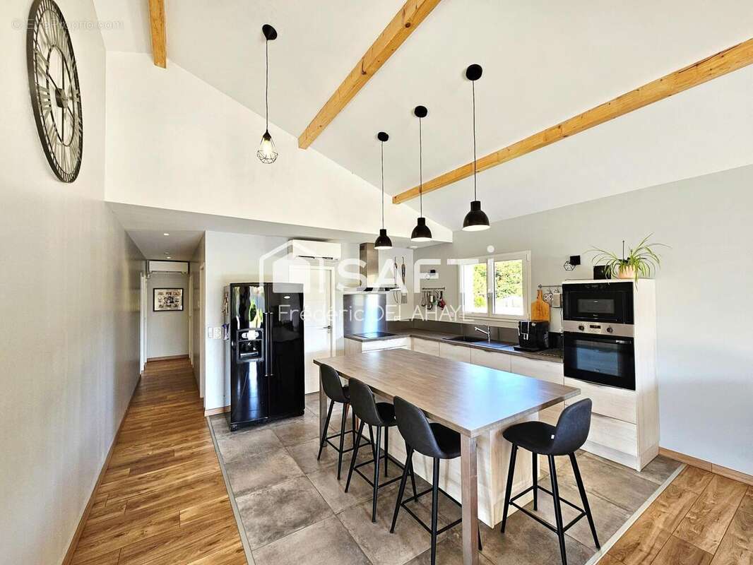 Maison 112 m² à Saint-Laurent-Medoc  - photo 6