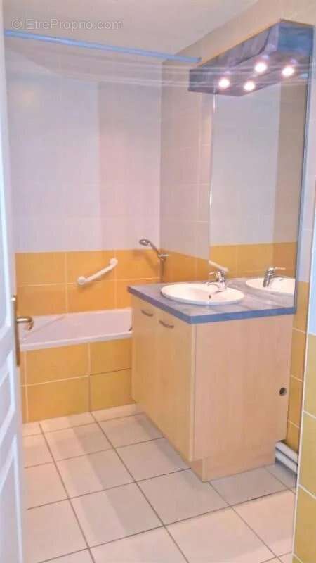 Appartement à CRUSEILLES