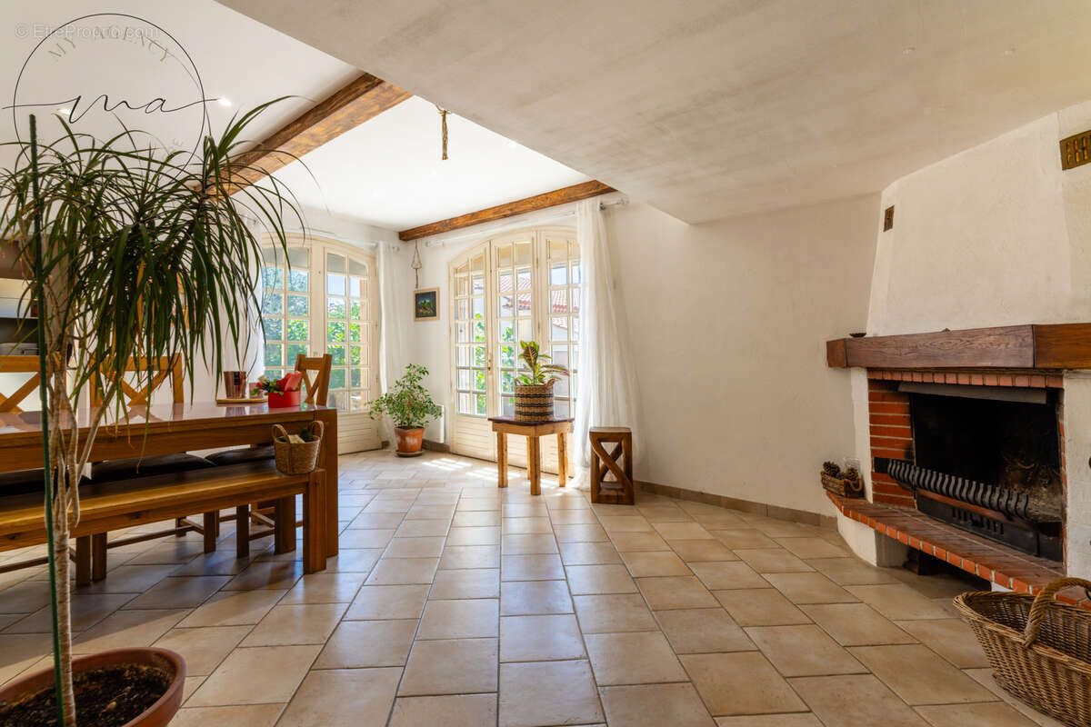 Lignan-sur-Orb   Maison de caractère 215 m2, 5 chambres, piscine, terrain 983 m2 - photo 22