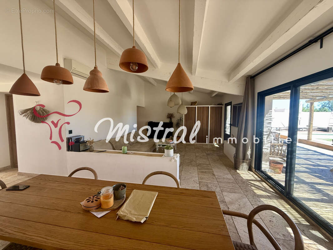 Maison saintes maries de la mer plain pied 3 chambres acces grand radeau - photo 3