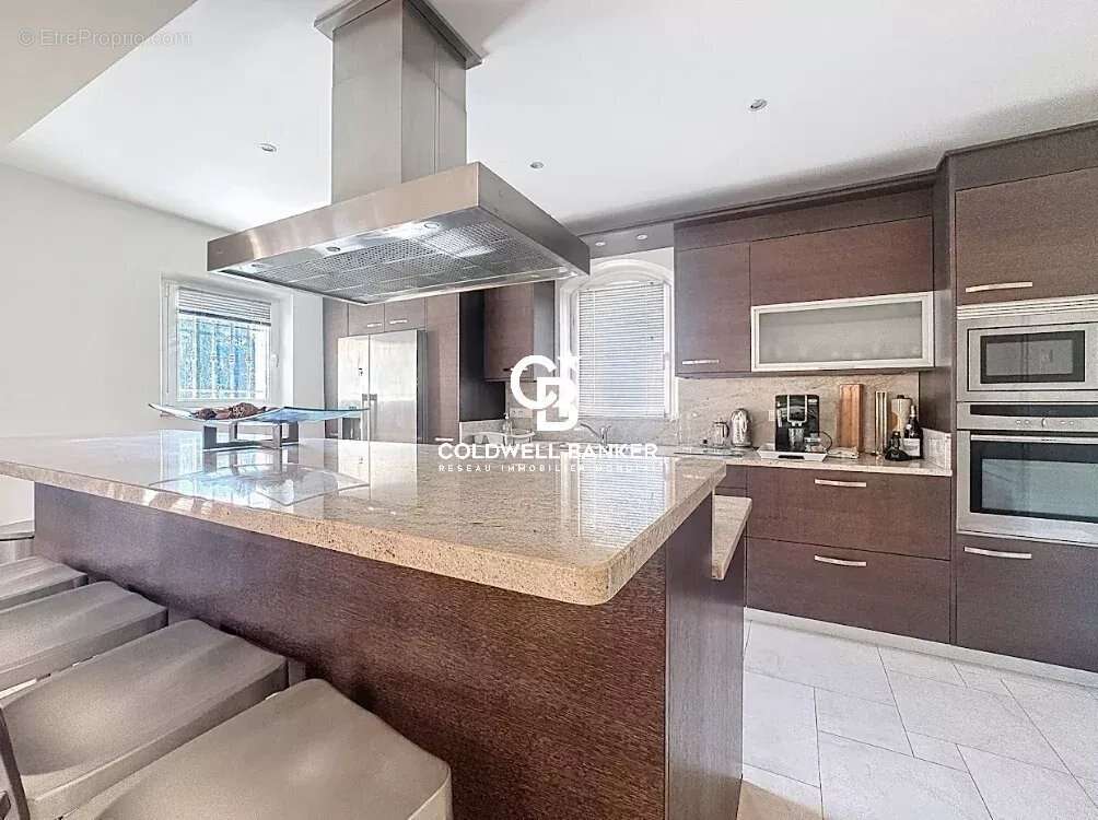 Maison à PUGET-SUR-ARGENS