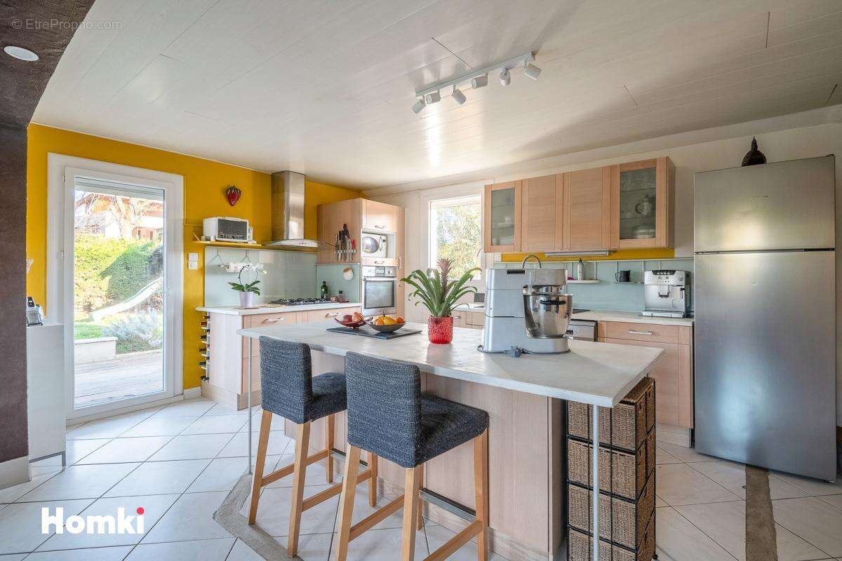 Maison/Villa T6 de 171m2 à Simandres 69360 à proximité de Saint Symphorien d'Ozon - photo 6