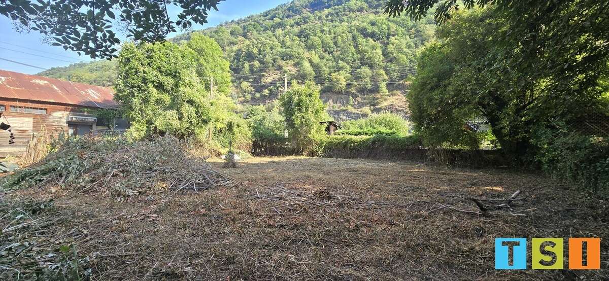 À vendre  Terrain idéalement situé à Bagnères-de-Luchon - photo 2