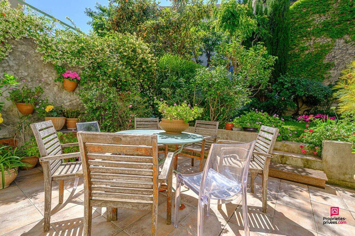Appartement à MARSEILLE-6E
