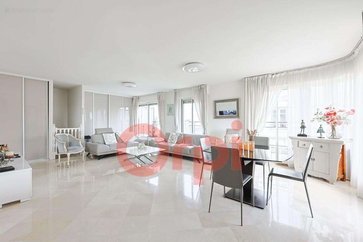 Appartement à PARIS-20E