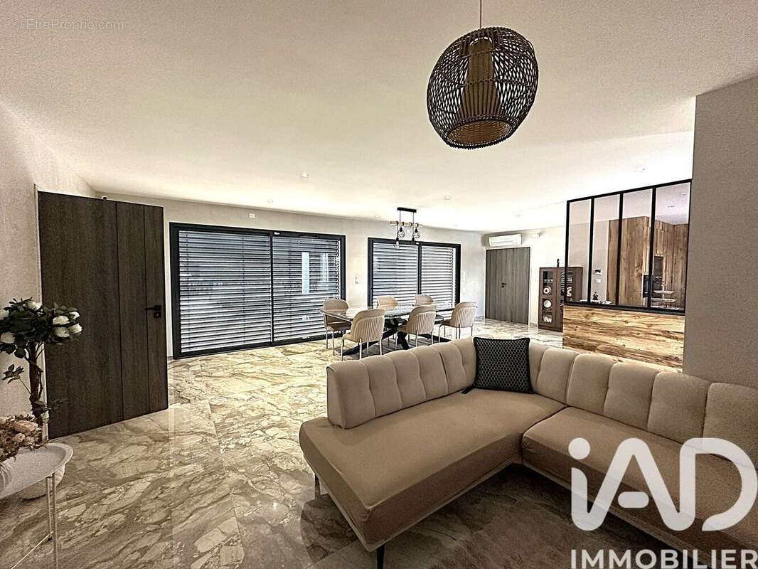 Photo 6 - Maison à COMMELLE-VERNAY