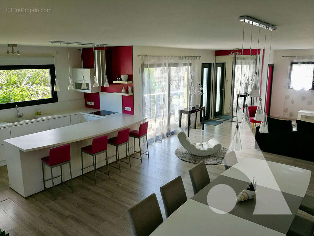 Maison à SAINTE-SAVINE