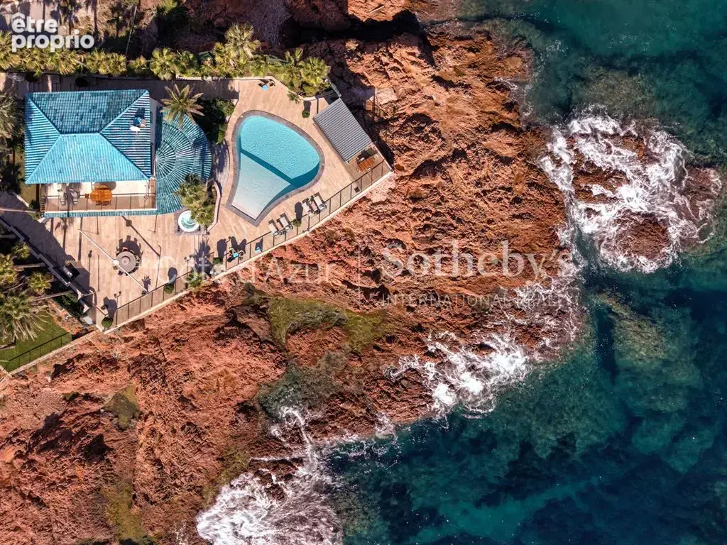 Saint Raphaël Anthéor, villa contemporaine pieds dans l’eau sur la Corniche d’Or - photo 5