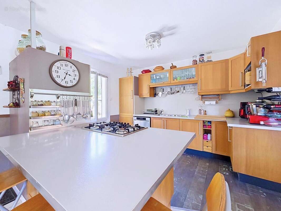 Maison 146 m² à La Verpilliere  - photo 4