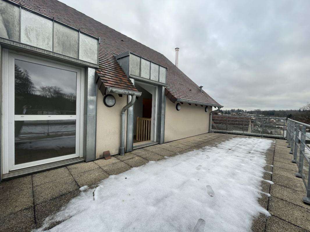 Appartement à SAINT-YRIEIX-LA-PERCHE