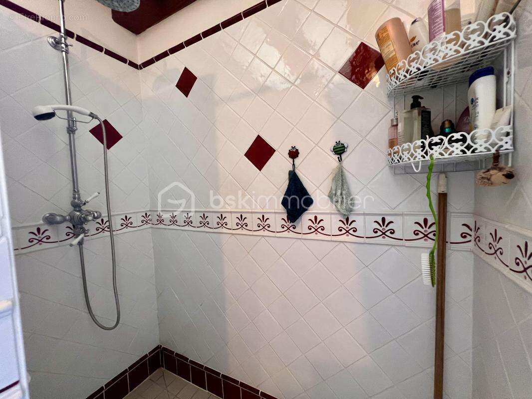 Charmante Demeure, 150m2,  plain pied, avec jardin, 4 chambres - photo 11