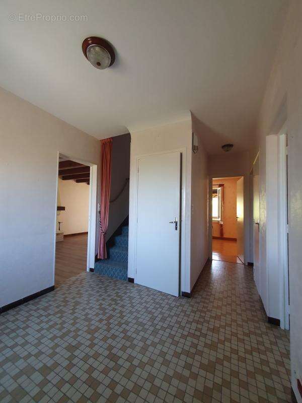 Maison à VILLEMANOCHE