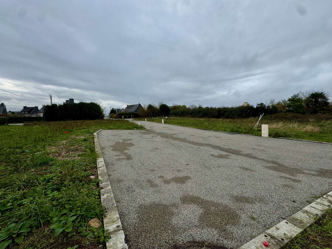 Terrain à PLOGONNEC