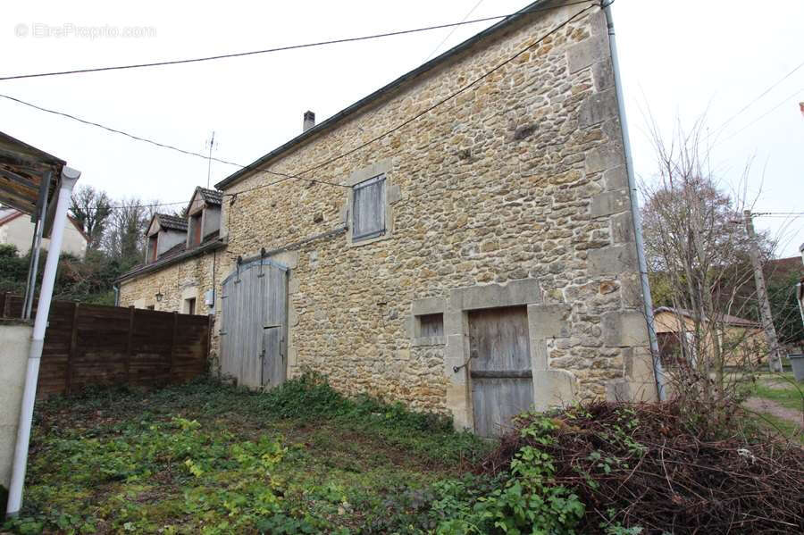 Maison à VARZY