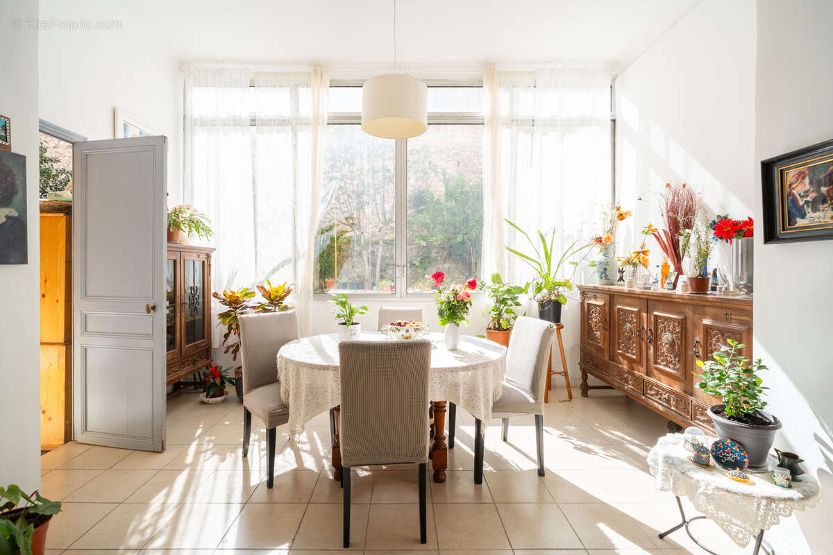 Appartement à MARSEILLE-6E