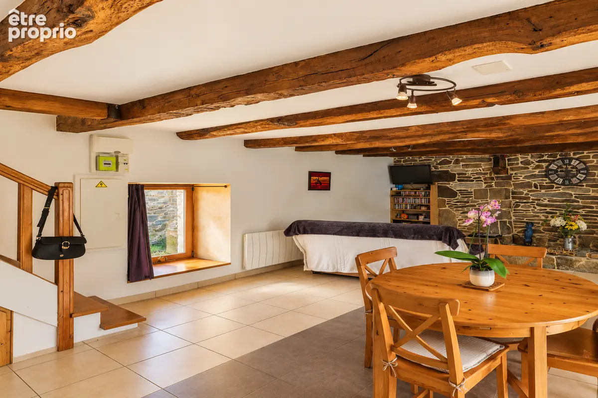 MORBIHAN -  Saint Jean Brevelay - Longère rénovée avec 4 chambres et 906 m2 de jardin - photo 4