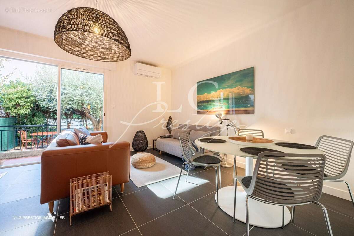 Appartement à MANDELIEU-LA-NAPOULE